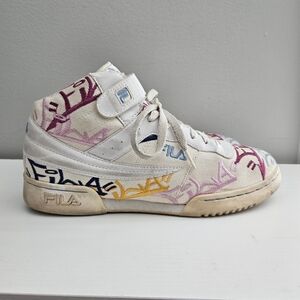 Vintage Fila Y2K Rare Graffiti Embriodered Women's Sneakers Size 9.5